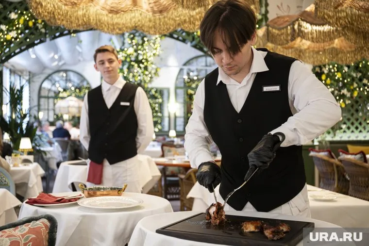 Из-за кризиса рестораны перейдут в режим экономии, уверен Игорь Бухаров