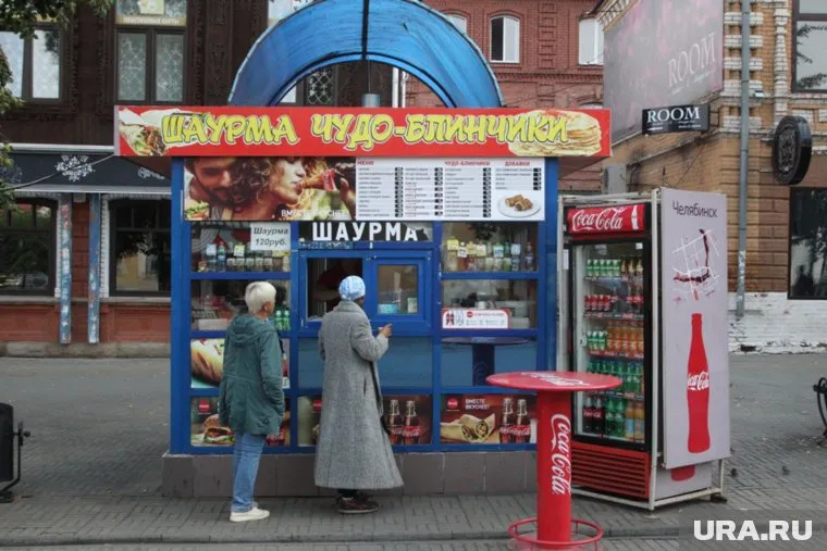 Шаурма на Кировке останется, но без вывесок