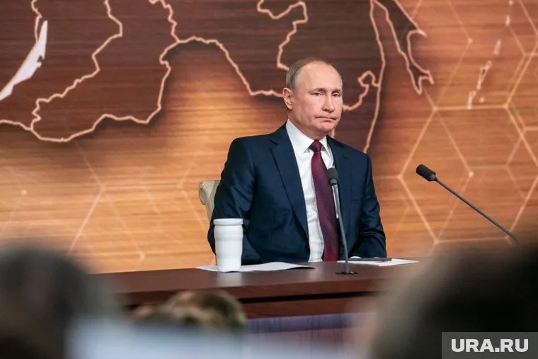 Владимир Путин продлил режим самоизоляции до 1 мая