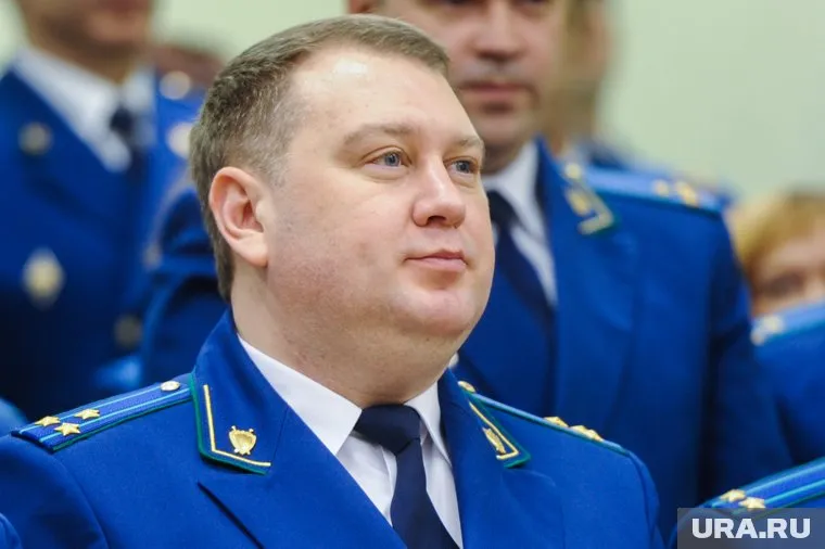 Павел Вепрев зарабатывает меньше, чем два его заместителя