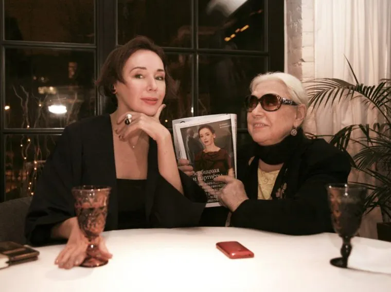 Лидия Федосеева-Шукшина заявила, что свою долю авторских прав покойного мужа она отдавать никому не собирается.