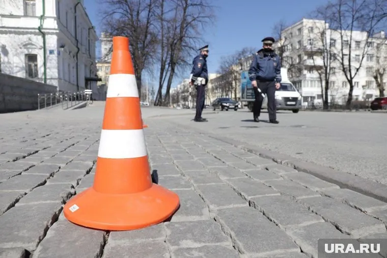Запретят парковать авто на Площади 1905 года