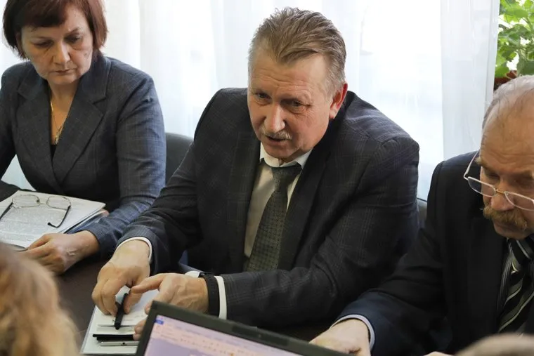 Согласительная комиссия с представителем власти города и «Водного Союза». Курган