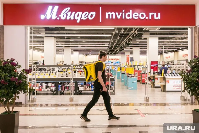 Руководитель сети магазинов, недавно занявший пост, успел запугать подчиненных и настроить их против себя