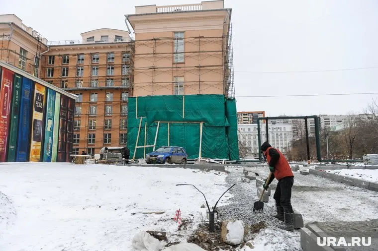 Ремонт фасада публичной библиотеки Челябинска был произведен некачественно