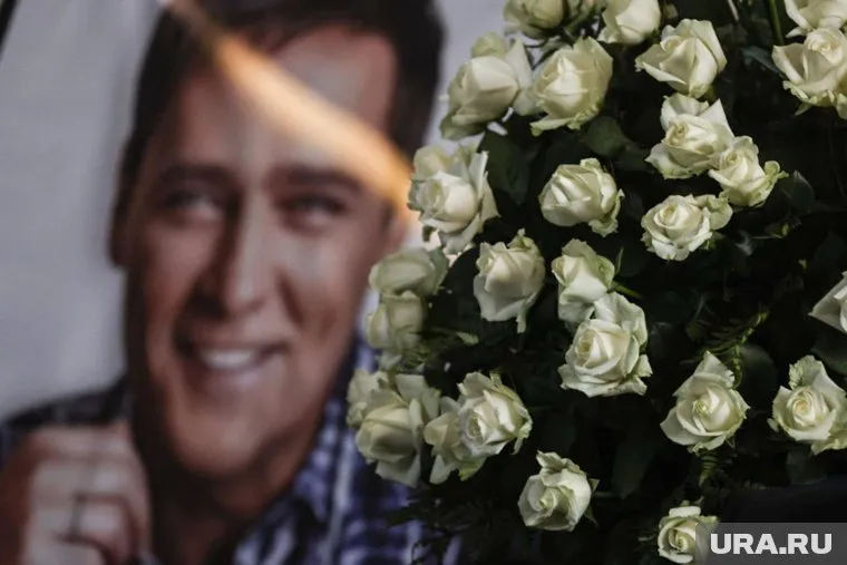 Певец умер в ночь на 23 июня на 49-м году жизни