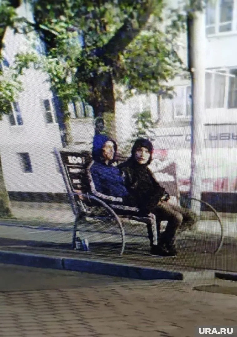 Следователи просят граждан опознать этих людей