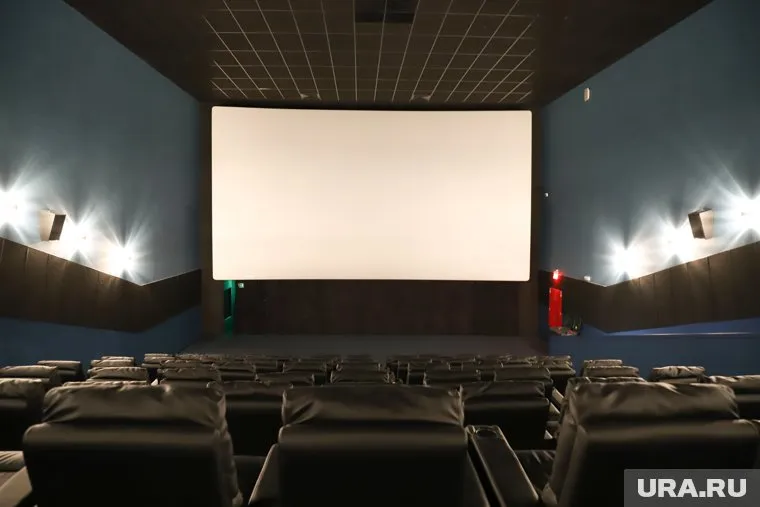 После начала СВО многие кинотеатры показывают фильмы без прокатного удостоверения