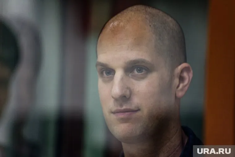 Россия обменяла осужденного журналиста Эвана Гершковича на Артема и Анну Дульцевых, осужденных за шпионаж