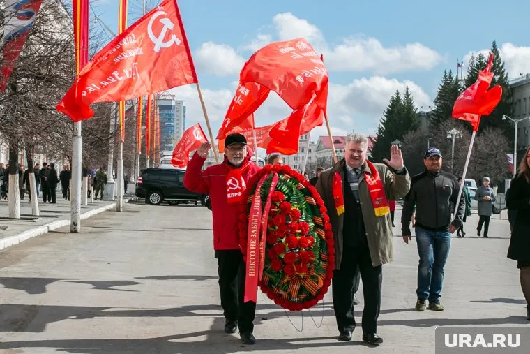 Один из претендентов на место Василия Кислицына (слева) — Виктор Зырянов