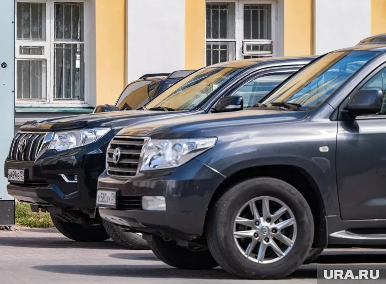 "Сургутнефтегаз" освобождает автопарк от иномарок