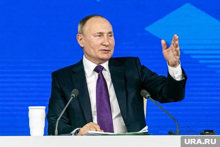 Президент РФ поздравил главу ДНР с Днем независимости