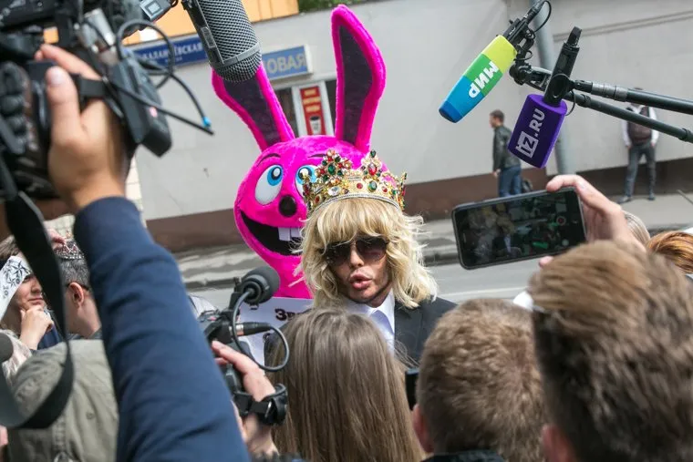 Шоумен и парикмахер Сергей Зверев в Тверском районном суде г. Москвы. Москва