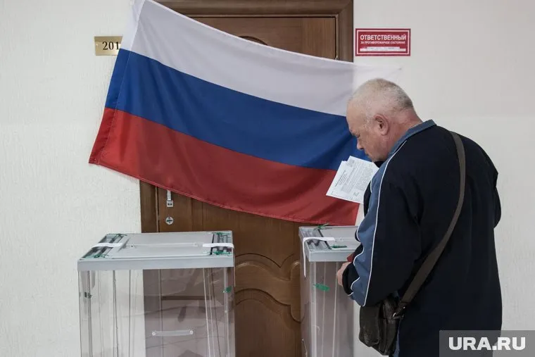 Жители ДНР голосуют на референдуме в Тюмени 27 сентября (архивное фото)