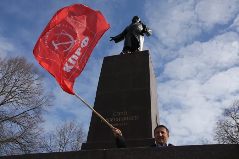 Митинг КПРФ за сохранение УЗТМ. Екатеринбург, кпрф, вегнер вячеслав, коммунисты, митинг