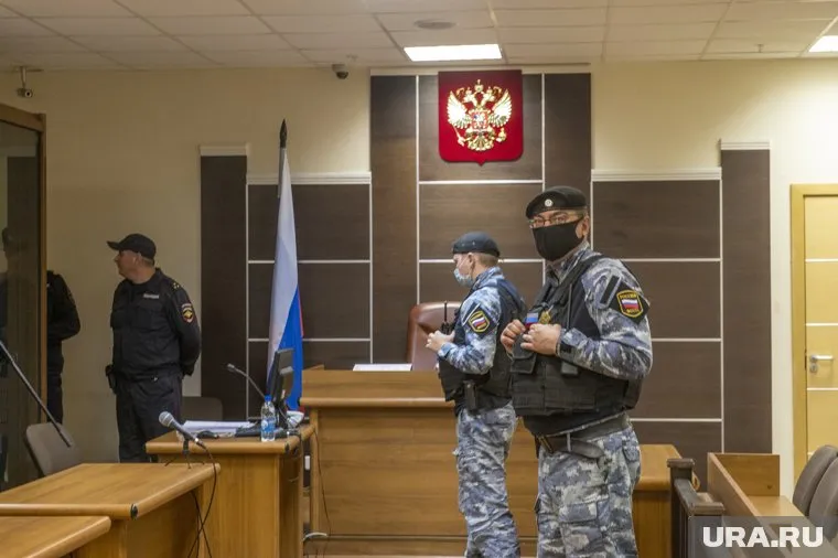 Судебные приставы изъяли имущество у бывшего сенатора Рауфа Арашукова