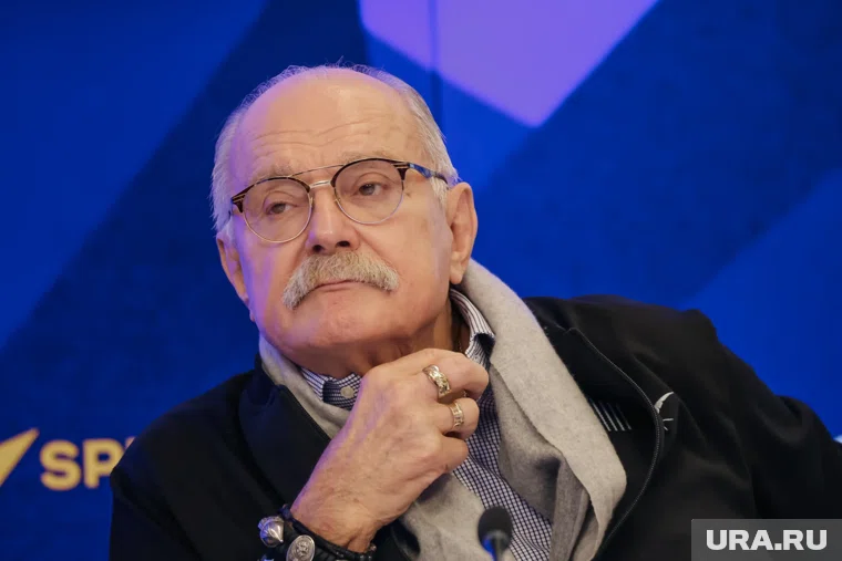 Спектакль от студии Михалкова покажут четыре раза: по два в каждом городе