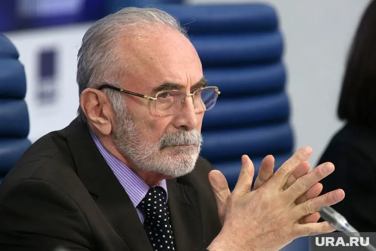 Асламбек Аслаханов скончался на 83 году жизни