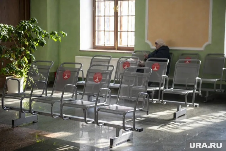 В здании вокзала проводят подготовительные клининговые работы