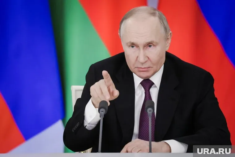 Президент Владимир Путин указал Западу, что не намерен снижать динамику военно-технического развития