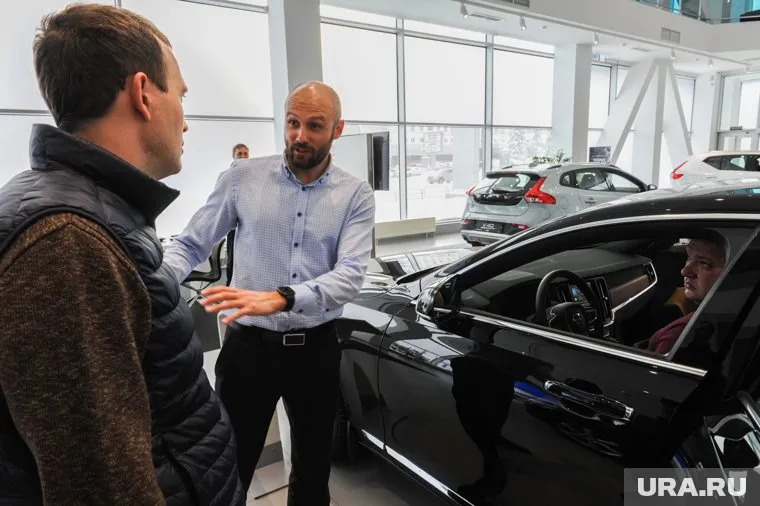 На Среднем Урале работодатели чаще всего ищут менеджеров по продажам и продавцов-консультантов