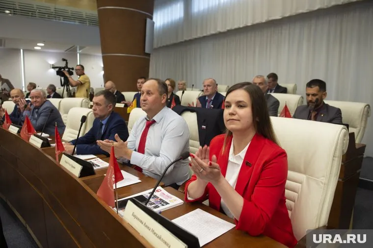 Коммунисты воздержались от принятия решения