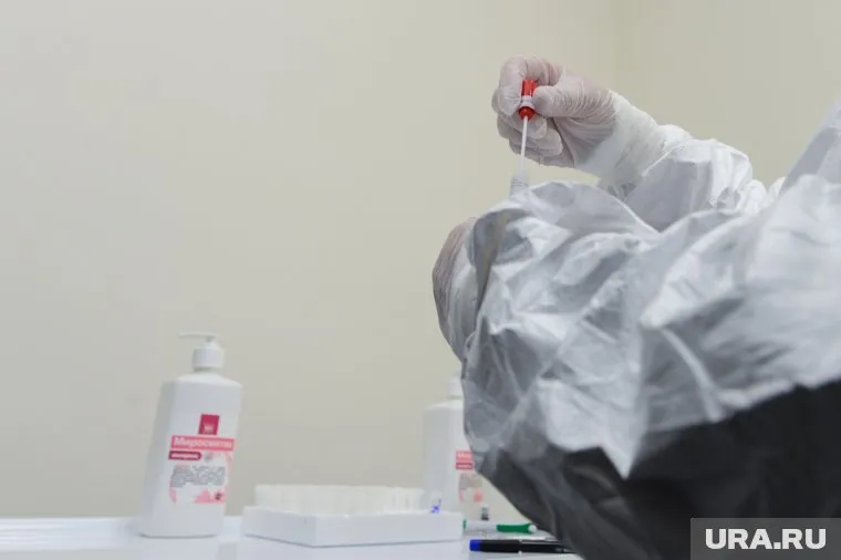 В Кургане петербуржец вылечился от COVID, пока ждал результата теста