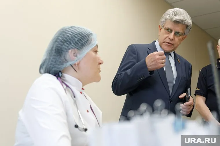 Журавлев посетил ФАП в деревне Щапино, где пообщался с фельдшером