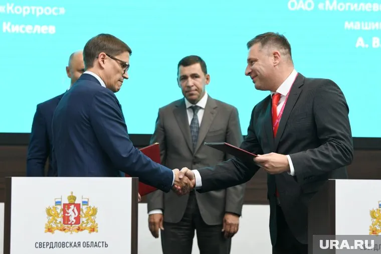 Соглашение на «Иннопроме» подписали представители ГК «Кортрос» и компании «Могилевлифтмаш»