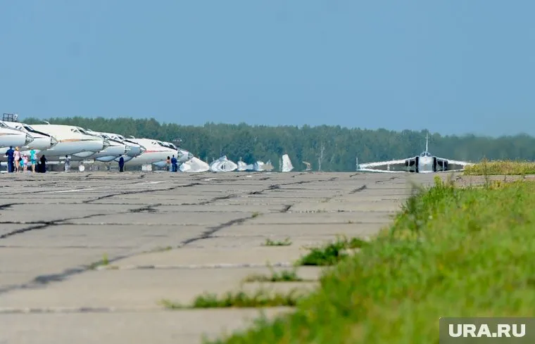 На строительстве аэродрома в Таганроге рабочим обещают платить 100 тысяч рублей в месяц
