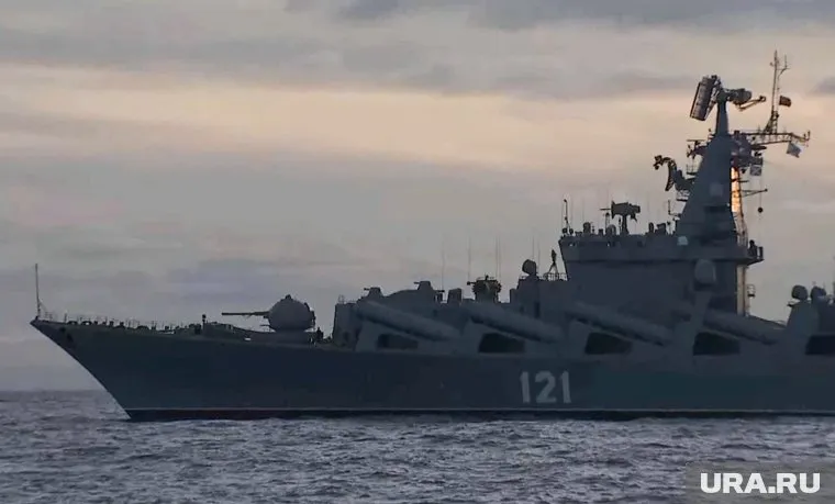 Взрывы боеприпасов на крейсере «Москва» прекращены, сообщили в Минобороны РФ