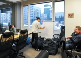 Ямальцы поделились факторами, которые вдохновляют и мотивируют на работе