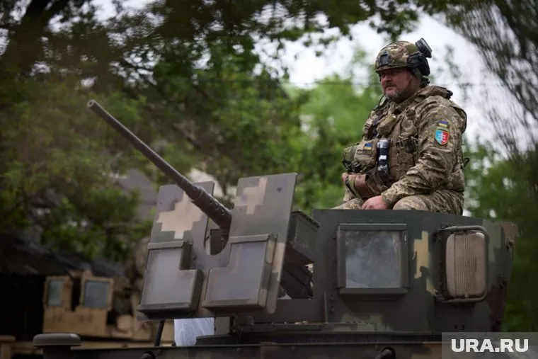 Только часть военных ВСУ умеет пользоваться техникой НАТО, отметил Александр Михайлов