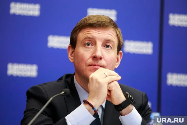 Андрей Турчак пока не комментировал масштабный скандал в Екатеринбурге, но представители ЦИК уже работают на территории
