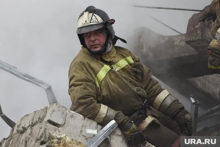 Спасатели извлекли 15 погибших из-под завалов в Лисичанске (архивное фото)