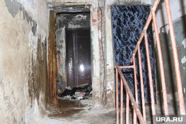 В печально известном общежитии снова разливаются фекалии