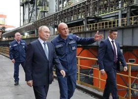 Президент России осмотрел уникальное производство в Магнитогорске