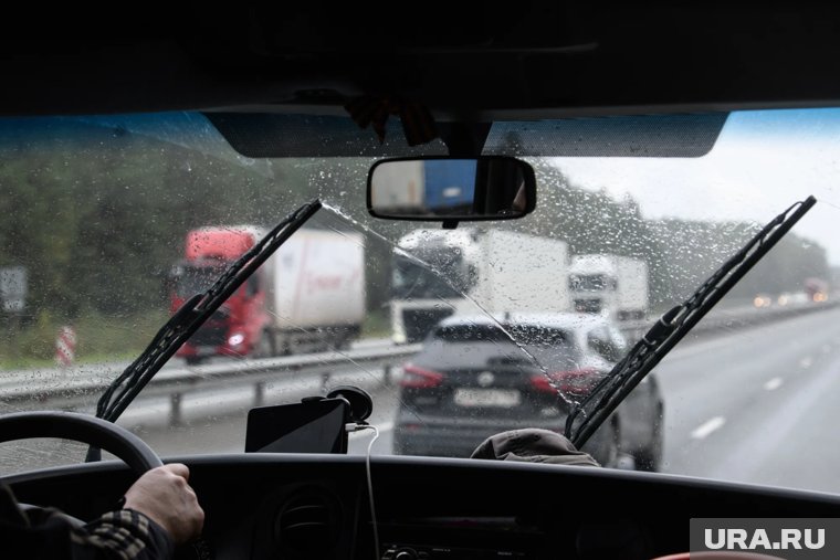 Власти объяснили, почему электромобилям закрыли въезд на Крымский мост