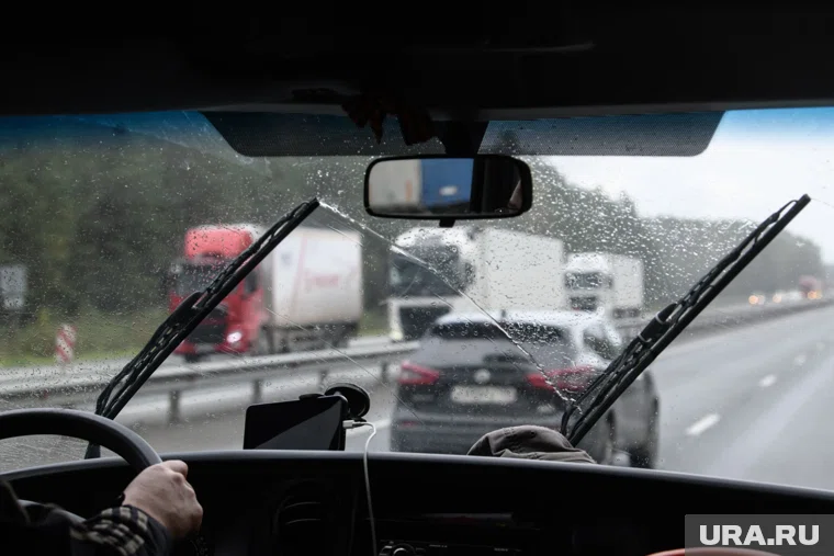 Запрет распространяется на электромобили и гибридные авто