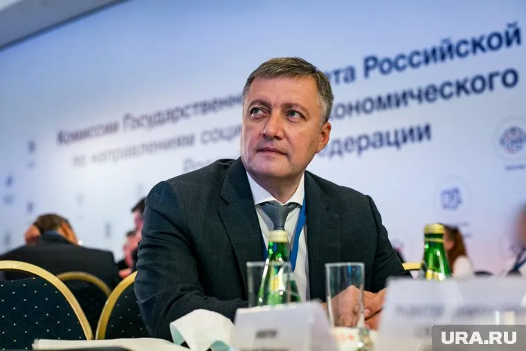 Кобзев сообщил о возбуждении уголовного дела по факту ЧП с самолетом