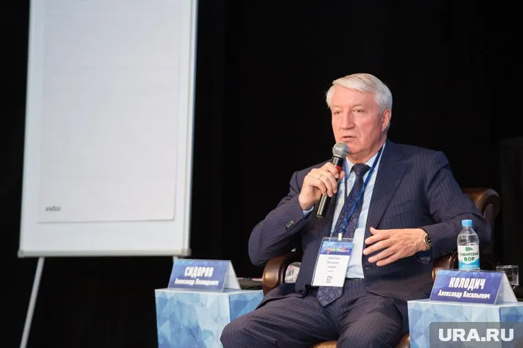 Оппозиция призывает Александра Сидорова вернуться на место мэра Сургута