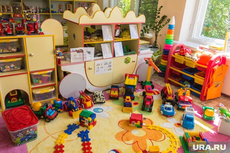 Сургутские родители не смогли попасть на выпускные в детсад