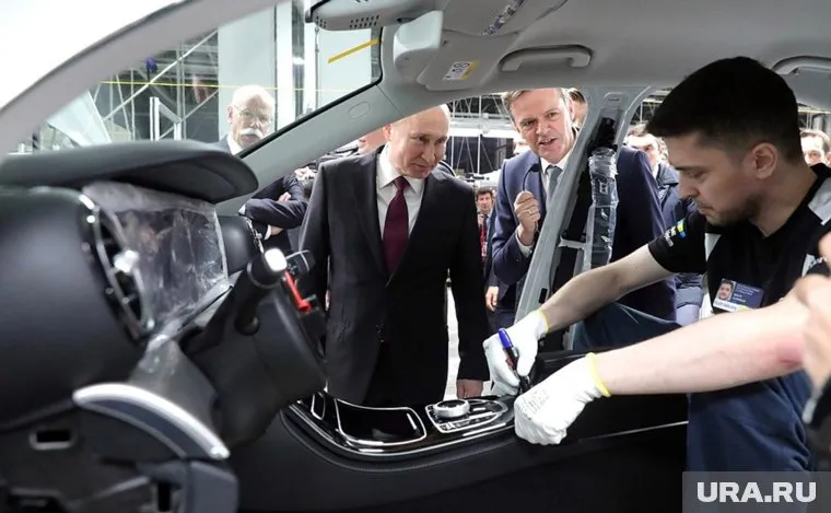 Президент дал старт работе завода Mercedes в Подмосковье
