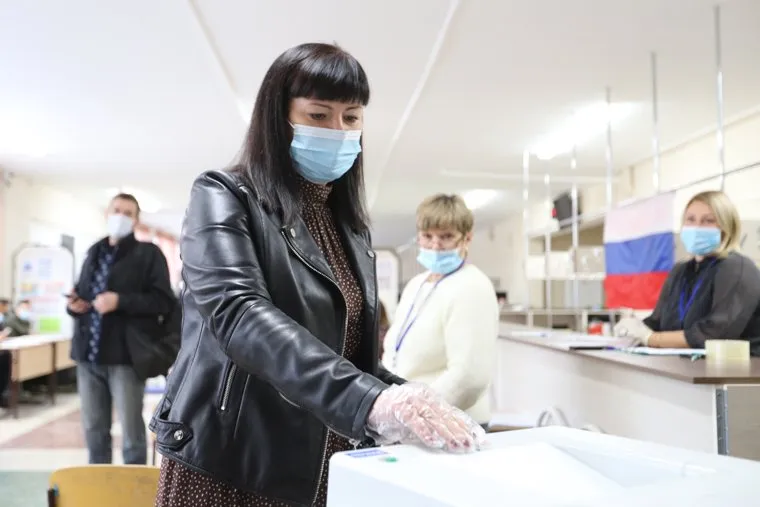 Избирательный участок. Курган