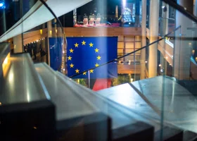 Еврокомиссия угрожает мерами против трех стран ЕС из-за Украины