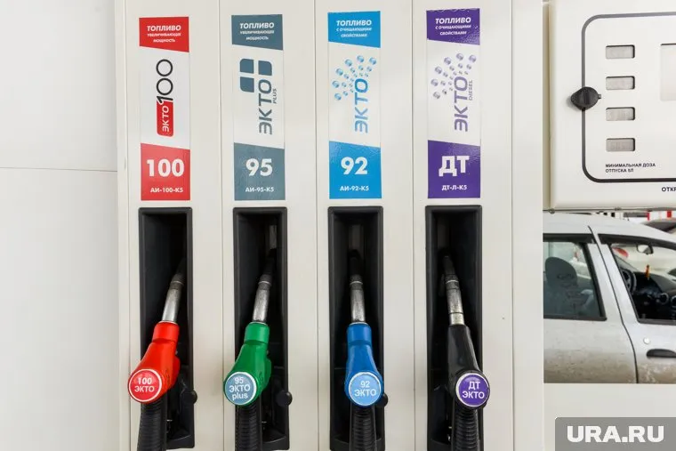 Скрябин заявил, что в ближайшие 12 месяцев цены на бензин вырастут на 3-5%