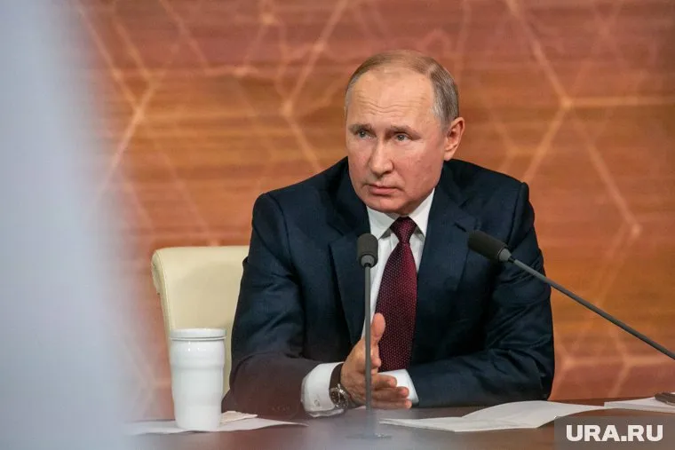 Владимир Путин рассказал о давлении на Россию со стороны международных организаций в 90-е годы