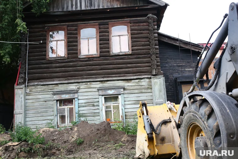 Сегодня в Екатеринбурге насчитывается 379 ветхих домов