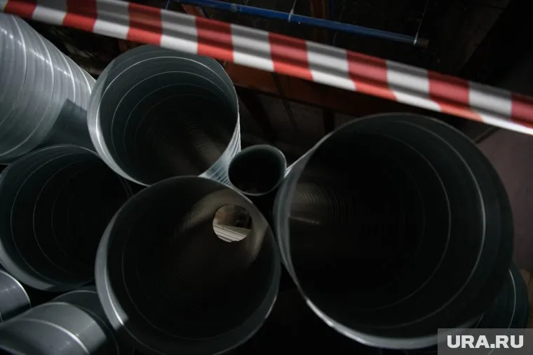 Возле труб в Кургане гуляли дети