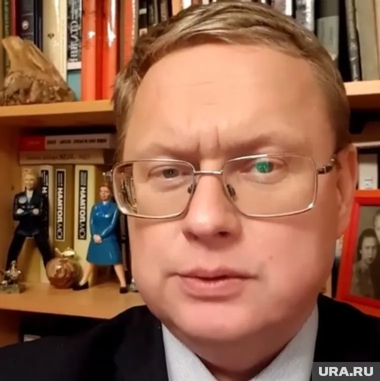 Кто именно будет свергать режим, Делягин не ответил